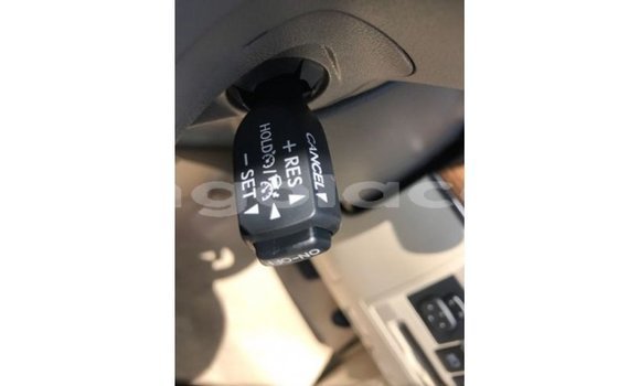 Acheter Import Voiture Toyota Land Cruiser Blanc à Import - Dubai, Province de Bengo Acheter Import Voiture Toyota Land Cruiser Blanc à Import - Dubai, Province de Bengo