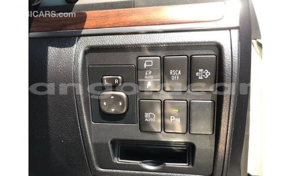 Comprar Importar Toyota Land Cruiser Branco Carro em Import - Dubai em Bengo Province Comprar Importar Toyota Land Cruiser Branco Carro em Import - Dubai em Bengo Province