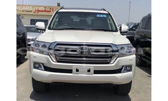 Comprar Importar Toyota Land Cruiser Branco Carro em Import - Dubai em Bengo Province Comprar Importar Toyota Land Cruiser Branco Carro em Import - Dubai em Bengo Province