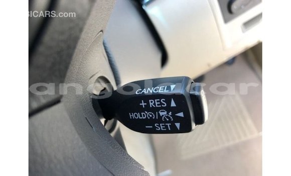 Comprar Importar Toyota Land Cruiser Branco Carro em Import - Dubai em Bengo Province Comprar Importar Toyota Land Cruiser Branco Carro em Import - Dubai em Bengo Province