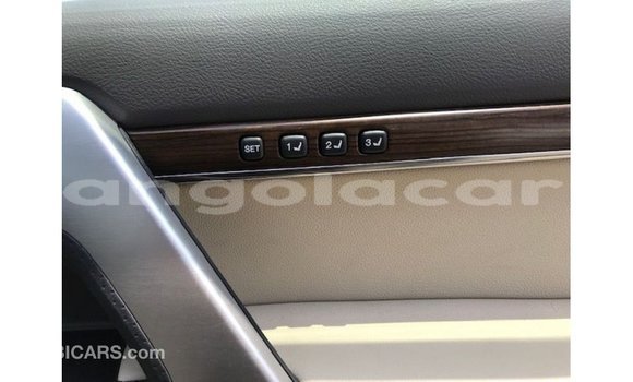 Comprar Importar Toyota Land Cruiser Branco Carro em Import - Dubai em Bengo Province Comprar Importar Toyota Land Cruiser Branco Carro em Import - Dubai em Bengo Province