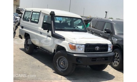 Comprar Importar Toyota Land Cruiser Branco Carro em Import - Dubai em Bengo Province Comprar Importar Toyota Land Cruiser Branco Carro em Import - Dubai em Bengo Province