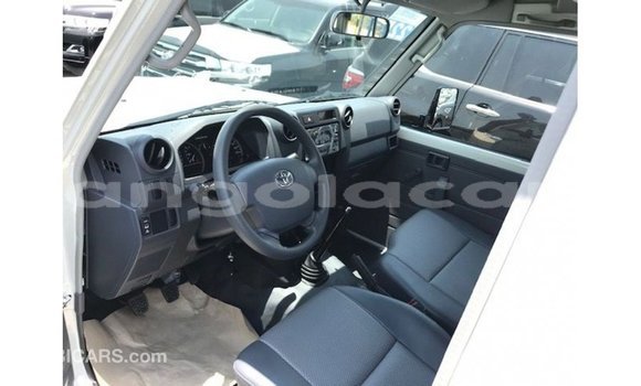 Comprar Importar Toyota Land Cruiser Branco Carro em Import - Dubai em Bengo Province Comprar Importar Toyota Land Cruiser Branco Carro em Import - Dubai em Bengo Province