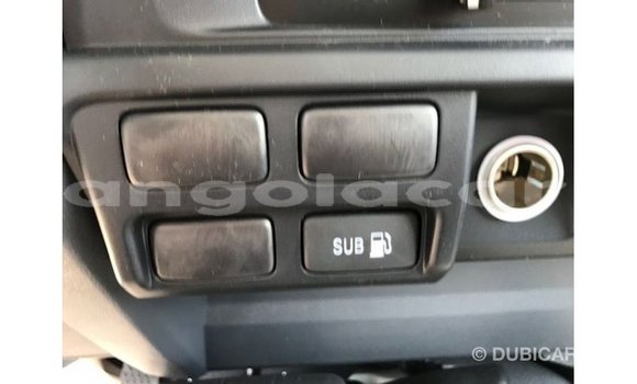 Comprar Importar Toyota Land Cruiser Branco Carro em Import - Dubai em Bengo Province Comprar Importar Toyota Land Cruiser Branco Carro em Import - Dubai em Bengo Province