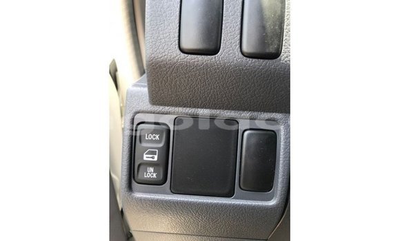 Comprar Importar Toyota Land Cruiser Branco Carro em Import - Dubai em Bengo Province Comprar Importar Toyota Land Cruiser Branco Carro em Import - Dubai em Bengo Province