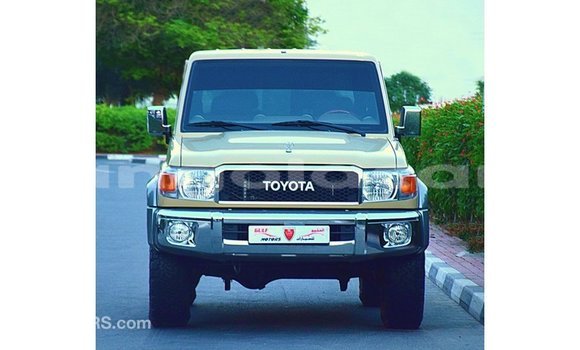 Comprar Importar Toyota Land Cruiser Bege Carro em Import - Dubai em Bengo Province Comprar Importar Toyota Land Cruiser Bege Carro em Import - Dubai em Bengo Province