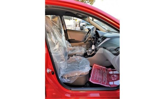 Comprar Importar Hyundai Accent Vermelho Carro em Import - Dubai em Bengo Province Comprar Importar Hyundai Accent Vermelho Carro em Import - Dubai em Bengo Province