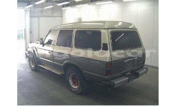 Comprar Importar Toyota Land Cruiser Outro Carro em Import - Dubai em Bengo Province Comprar Importar Toyota Land Cruiser Outro Carro em Import - Dubai em Bengo Province