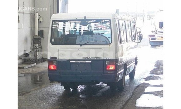 Comprar Importar Toyota Coaster Branco Carro em Import - Dubai em Bengo Province Comprar Importar Toyota Coaster Branco Carro em Import - Dubai em Bengo Province