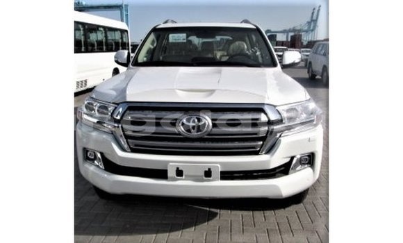 Acheter Import Voiture Toyota Land Cruiser Blanc à Import - Dubai, Province de Bengo
