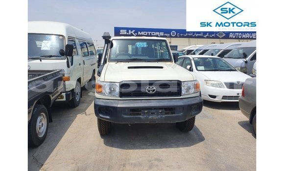Buy Import Toyota Land Cruiser White Car in Import - Dubai in Bengo Province