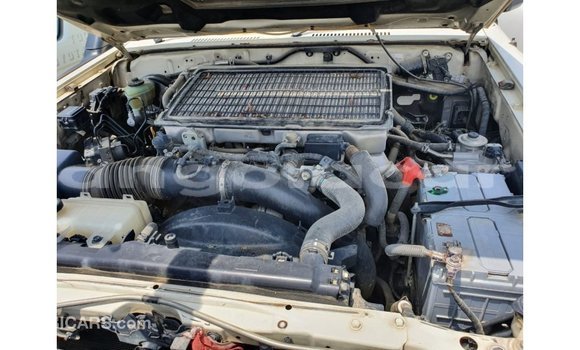 Comprar Importar Toyota Land Cruiser Branco Carro em Import - Dubai em Bengo Province Comprar Importar Toyota Land Cruiser Branco Carro em Import - Dubai em Bengo Province