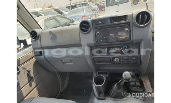 Comprar Importar Toyota Land Cruiser Branco Carro em Import - Dubai em Bengo Province Comprar Importar Toyota Land Cruiser Branco Carro em Import - Dubai em Bengo Province