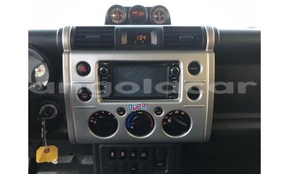 Comprar Importar Toyota FJ Cruiser Branco Carro em Import - Dubai em Bengo Province Comprar Importar Toyota FJ Cruiser Branco Carro em Import - Dubai em Bengo Province