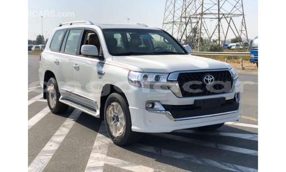 Acheter Import Voiture Toyota Land Cruiser Blanc à Import - Dubai, Province de Bengo Acheter Import Voiture Toyota Land Cruiser Blanc à Import - Dubai, Province de Bengo
