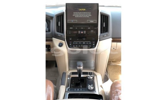 Acheter Import Voiture Toyota Land Cruiser Blanc à Import - Dubai, Province de Bengo Acheter Import Voiture Toyota Land Cruiser Blanc à Import - Dubai, Province de Bengo