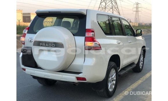 Acheter Import Voiture Toyota Prado Blanc à Import - Dubai, Province de Bengo Acheter Import Voiture Toyota Prado Blanc à Import - Dubai, Province de Bengo