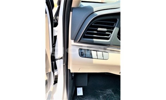 Acheter Import Voiture Hyundai Elantra Blanc à Import - Dubai, Province de Bengo Acheter Import Voiture Hyundai Elantra Blanc à Import - Dubai, Province de Bengo