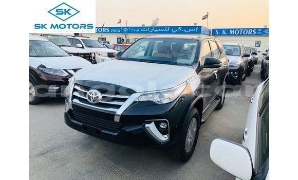 Comprar Importar Toyota Fortuner Preto Carro em Import - Dubai em Bengo Province