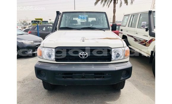 Comprar Importar Toyota Land Cruiser Branco Carro em Import - Dubai em Bengo Province Comprar Importar Toyota Land Cruiser Branco Carro em Import - Dubai em Bengo Province