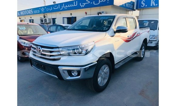 Buy Import Toyota Hilux White Car in Import - Dubai in Bengo Province