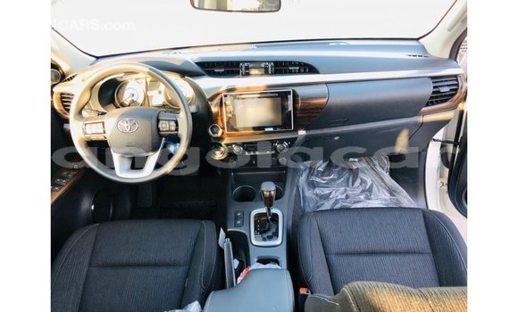 Comprar Importar Toyota Hilux Branco Carro em Import - Dubai em Bengo Province Comprar Importar Toyota Hilux Branco Carro em Import - Dubai em Bengo Province
