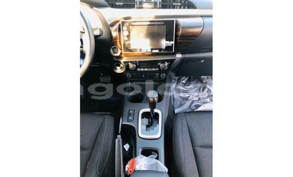 Comprar Importar Toyota Hilux Branco Carro em Import - Dubai em Bengo Province Comprar Importar Toyota Hilux Branco Carro em Import - Dubai em Bengo Province