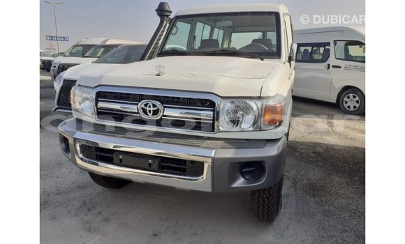 Comprar Importar Toyota Land Cruiser Branco Carro em Import - Dubai em Bengo Province Comprar Importar Toyota Land Cruiser Branco Carro em Import - Dubai em Bengo Province