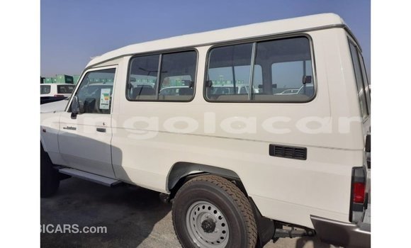Comprar Importar Toyota Land Cruiser Branco Carro em Import - Dubai em Bengo Province Comprar Importar Toyota Land Cruiser Branco Carro em Import - Dubai em Bengo Province