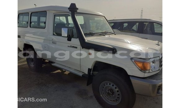 Comprar Importar Toyota Land Cruiser Branco Carro em Import - Dubai em Bengo Province Comprar Importar Toyota Land Cruiser Branco Carro em Import - Dubai em Bengo Province