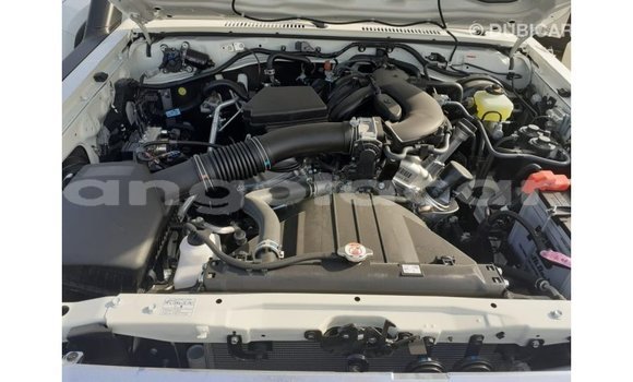 Comprar Importar Toyota Land Cruiser Branco Carro em Import - Dubai em Bengo Province Comprar Importar Toyota Land Cruiser Branco Carro em Import - Dubai em Bengo Province