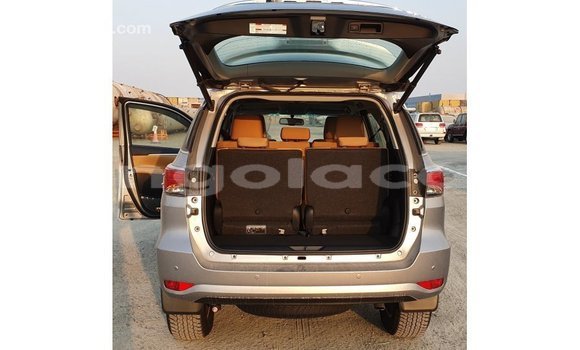 Comprar Importar Toyota Fortuner Outro Carro em Import - Dubai em Bengo Province Comprar Importar Toyota Fortuner Outro Carro em Import - Dubai em Bengo Province