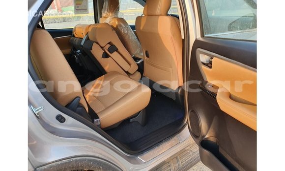 Comprar Importar Toyota Fortuner Outro Carro em Import - Dubai em Bengo Province Comprar Importar Toyota Fortuner Outro Carro em Import - Dubai em Bengo Province