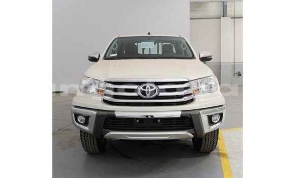 Acheter Import Voiture Toyota Hilux Blanc à Import - Dubai, Province de Bengo Acheter Import Voiture Toyota Hilux Blanc à Import - Dubai, Province de Bengo