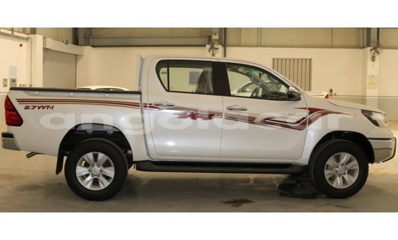 Acheter Import Voiture Toyota Hilux Blanc à Import - Dubai, Province de Bengo Acheter Import Voiture Toyota Hilux Blanc à Import - Dubai, Province de Bengo