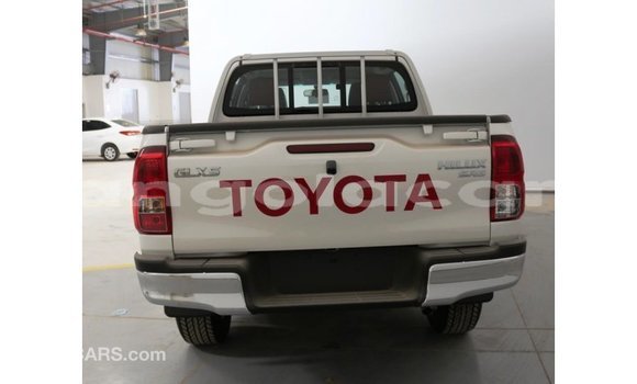 Acheter Import Voiture Toyota Hilux Blanc à Import - Dubai, Province de Bengo Acheter Import Voiture Toyota Hilux Blanc à Import - Dubai, Province de Bengo