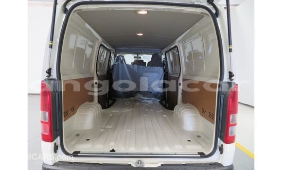Comprar Importar Toyota Hiace Branco Carro em Import - Dubai em Bengo Province Comprar Importar Toyota Hiace Branco Carro em Import - Dubai em Bengo Province