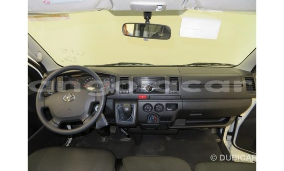 Comprar Importar Toyota Hiace Branco Carro em Import - Dubai em Bengo Province Comprar Importar Toyota Hiace Branco Carro em Import - Dubai em Bengo Province