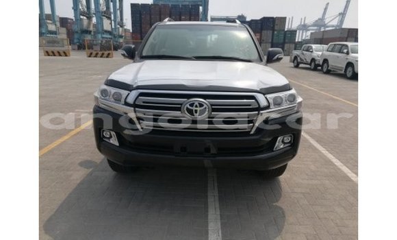 Acheter Import Voiture Toyota Land Cruiser Noir à Import - Dubai, Province de Bengo Acheter Import Voiture Toyota Land Cruiser Noir à Import - Dubai, Province de Bengo