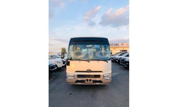 Acheter Import Voiture Toyota Coaster Blanc à Import - Dubai, Province de Bengo Acheter Import Voiture Toyota Coaster Blanc à Import - Dubai, Province de Bengo