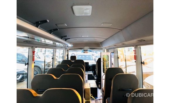 Acheter Import Voiture Toyota Coaster Blanc à Import - Dubai, Province de Bengo Acheter Import Voiture Toyota Coaster Blanc à Import - Dubai, Province de Bengo