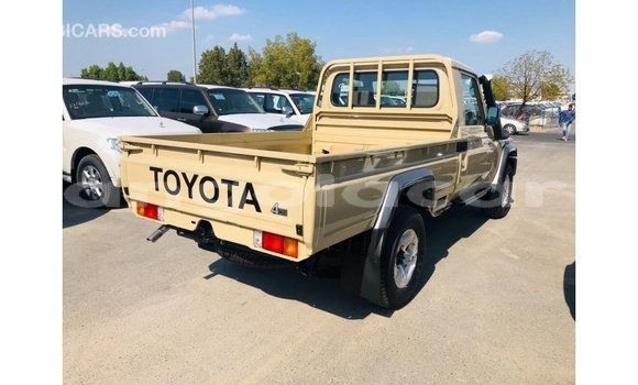 Comprar Importar Toyota Land Cruiser Bege Carro em Import - Dubai em Bengo Province Comprar Importar Toyota Land Cruiser Bege Carro em Import - Dubai em Bengo Province