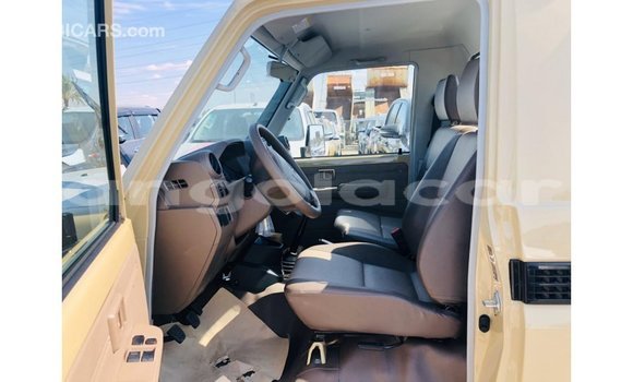 Comprar Importar Toyota Land Cruiser Bege Carro em Import - Dubai em Bengo Province Comprar Importar Toyota Land Cruiser Bege Carro em Import - Dubai em Bengo Province