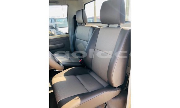 Comprar Importar Toyota Land Cruiser Bege Carro em Import - Dubai em Bengo Province Comprar Importar Toyota Land Cruiser Bege Carro em Import - Dubai em Bengo Province
