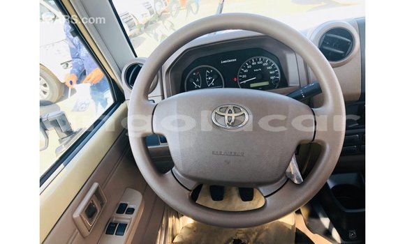 Comprar Importar Toyota Land Cruiser Bege Carro em Import - Dubai em Bengo Province Comprar Importar Toyota Land Cruiser Bege Carro em Import - Dubai em Bengo Province
