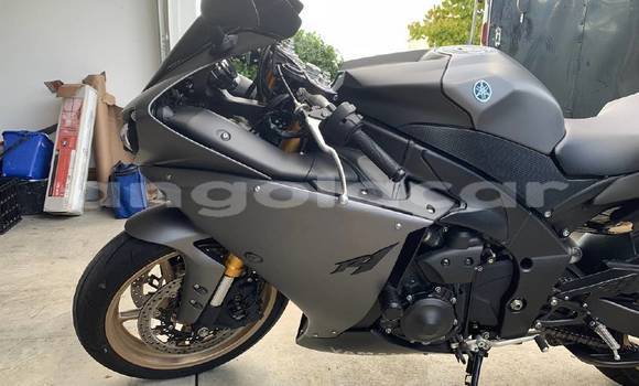 Comprar Usado Yamaha R1 Bege Moto em Luanda em Luanda Province Comprar Usado Yamaha R1 Bege Moto em Luanda em Luanda Province