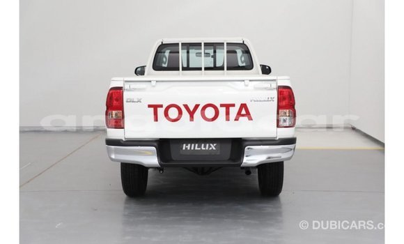 Acheter Import Voiture Toyota Hilux Blanc à Import - Dubai, Province de Bengo Acheter Import Voiture Toyota Hilux Blanc à Import - Dubai, Province de Bengo