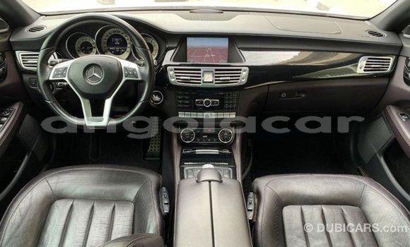 Comprar Importar Mercedes-Benz 190 Branco Carro em Import - Dubai em Bengo Province Comprar Importar Mercedes-Benz 190 Branco Carro em Import - Dubai em Bengo Province