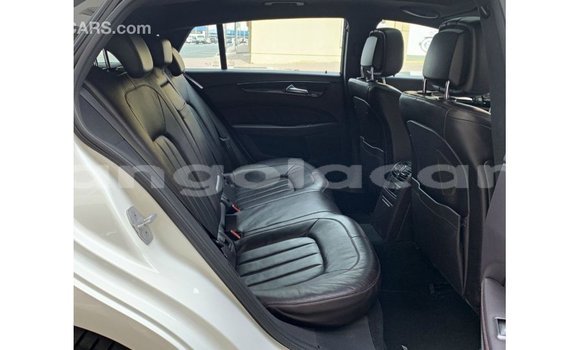 Comprar Importar Mercedes-Benz 190 Branco Carro em Import - Dubai em Bengo Province Comprar Importar Mercedes-Benz 190 Branco Carro em Import - Dubai em Bengo Province