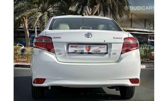Comprar Importar Toyota Yaris Branco Carro em Import - Dubai em Bengo Province Comprar Importar Toyota Yaris Branco Carro em Import - Dubai em Bengo Province